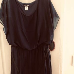 Navy blue plus size blouson dress 2x.